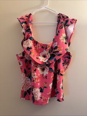 BOLD ELEMENTS Floral Top